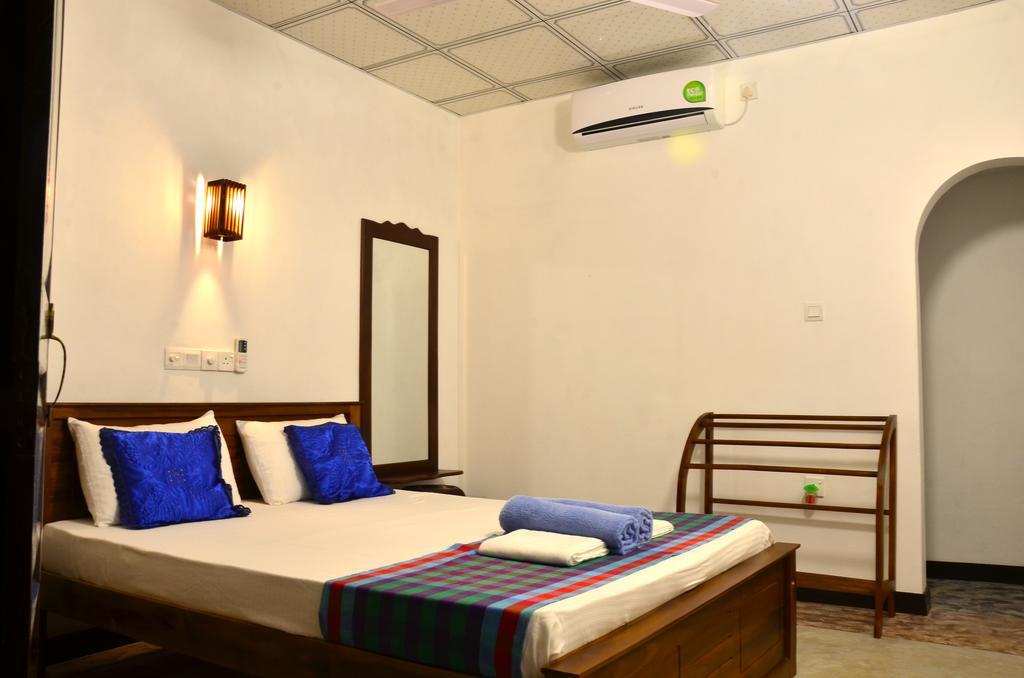 Aknara Rest Hotel Weligama Exterior photo